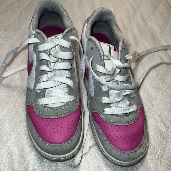 *GIRL'S Nike sneakers Sz 5 - Picture 7 of 7